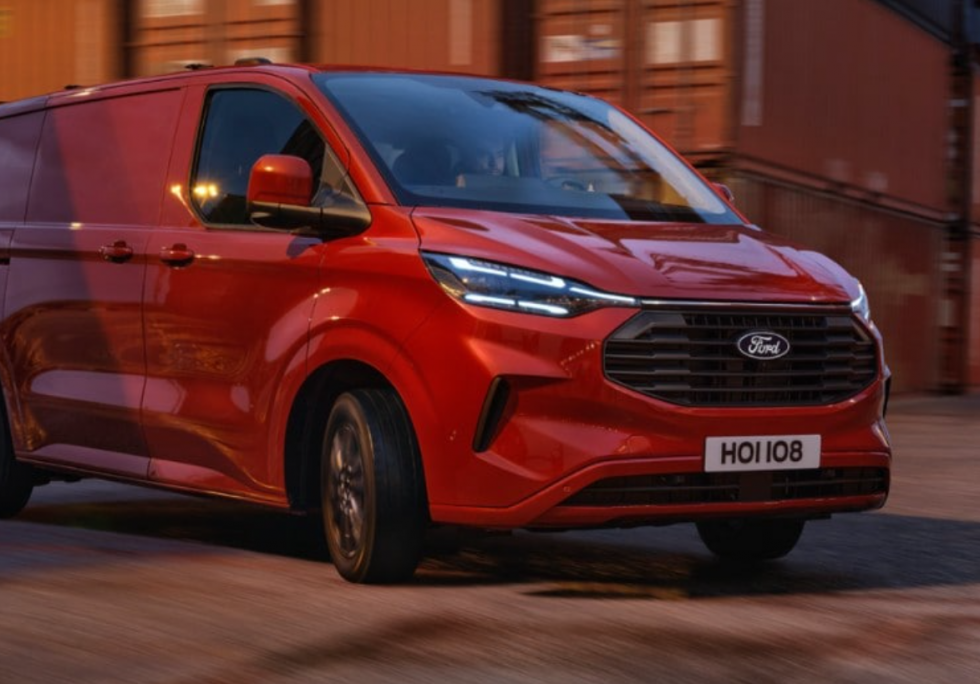 Van Leasing vs Buying 2025 | SME Business Guide – Kinetic Leasing
